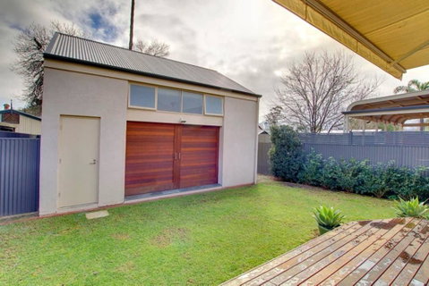 Adelaide Close CBD Large Private Studio Apartment In St Peters - Accommodation Sunshine Coast 0