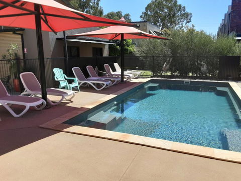 Adelphi Apartment 2- Poolside Or Apartment 2A- King Studio - Accommodation Sunshine Coast 2