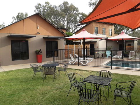 Adelphi Apartment 2- Poolside Or Apartment 2A- King Studio - Accommodation Sunshine Coast 0