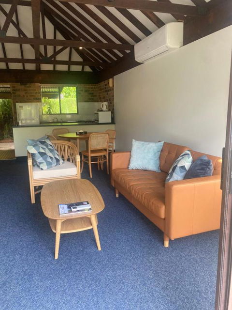 Avoca Beach Hotel - Accommodation Sunshine Coast 4