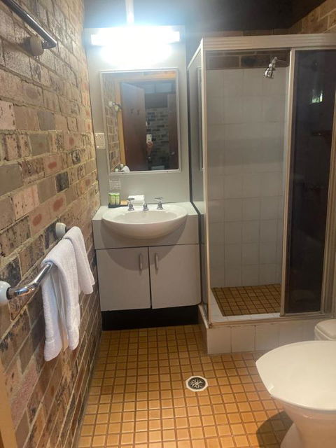 Avoca Beach Hotel - Accommodation Sunshine Coast 2