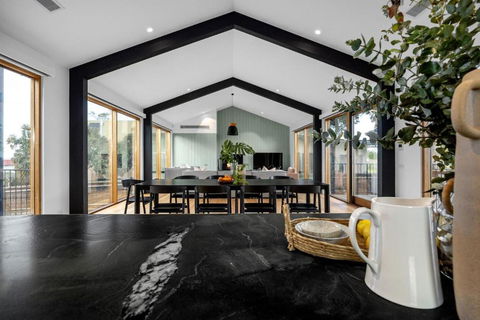 Axbridge - Accommodation Sunshine Coast 1