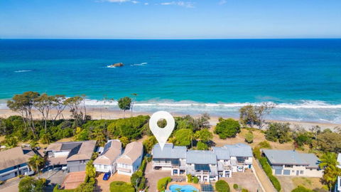 Azure - Accommodation Sunshine Coast 0