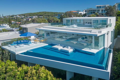 Azure - Accommodation Sunshine Coast 1