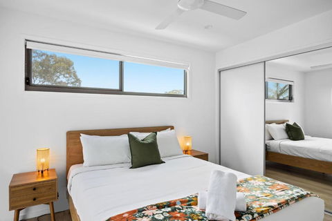 Azure River Side Townhouse - Accommodation Sunshine Coast 1