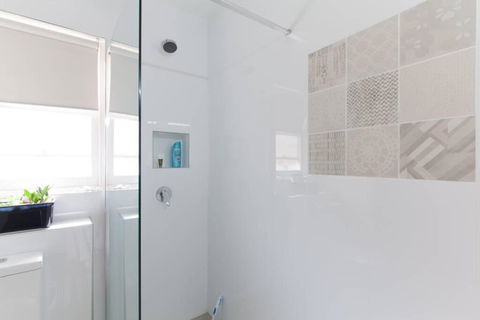 B5 Crawley Apartment 1 BRM & Sleepout Near UWA - Accommodation Sunshine Coast 3