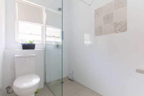 B5 Crawley Apartment 1 BRM & Sleepout Near UWA - Accommodation Sunshine Coast 4