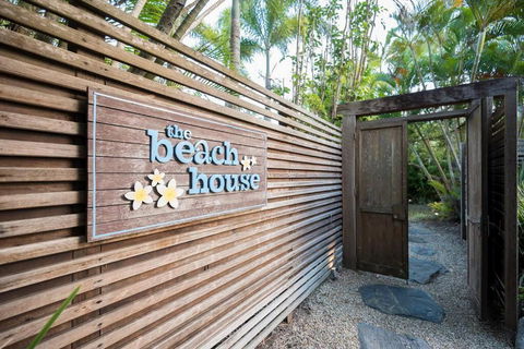 BALA Beach House On ABSOLUTE Beachfront - Accommodation Sunshine Coast 2