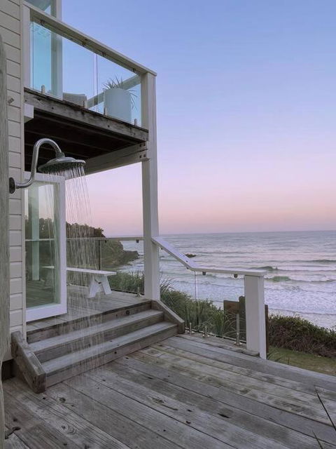 BAY PROPERTIES . Beach House Studio - Accommodation Sunshine Coast 0