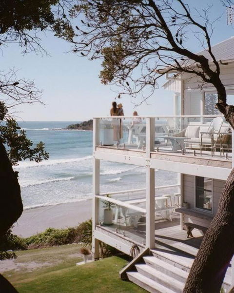 BAY PROPERTIES . Beach House Studio - Accommodation Sunshine Coast 2