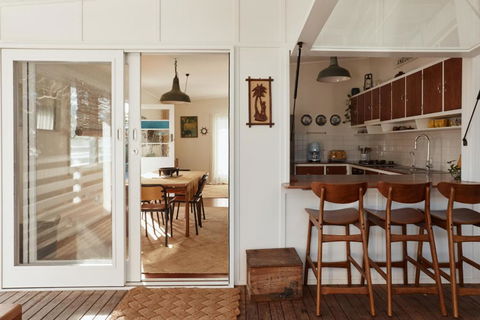 BAY PROPERTIES . The Sailor Shack - Accommodation Sunshine Coast 2