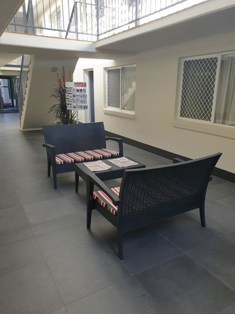 Southport Motel & Apartments - Accommodation Sunshine Coast 4