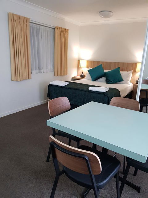 Southport Motel & Apartments - Accommodation Sunshine Coast 5