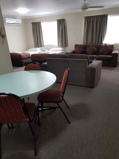 Southport Motel & Apartments - Accommodation Sunshine Coast 11