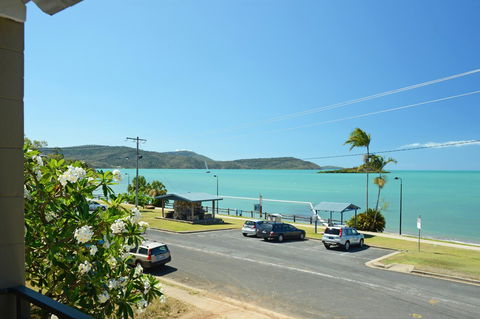 Whitsunday Waterfront Apartments - Accommodation Sunshine Coast 13