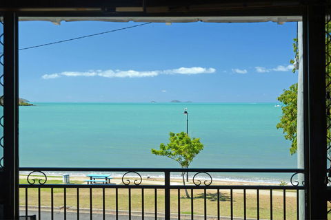Whitsunday Waterfront Apartments - Accommodation Sunshine Coast 14