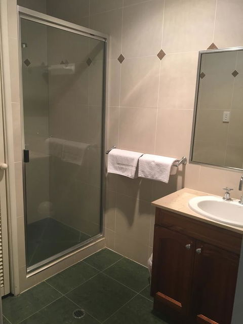 Whitsunday Waterfront Apartments - Accommodation Sunshine Coast 27