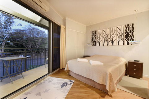 Whitsunday Waterfront Apartments - Accommodation Sunshine Coast 3