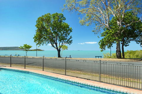 Whitsunday Waterfront Apartments - Accommodation Sunshine Coast 11