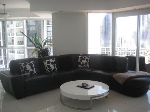Bel Air On Broadbeach - Official - Accommodation Sunshine Coast 15