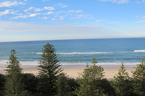 Pacific Regis Beachfront Holiday Apartments - Accommodation Sunshine Coast 11