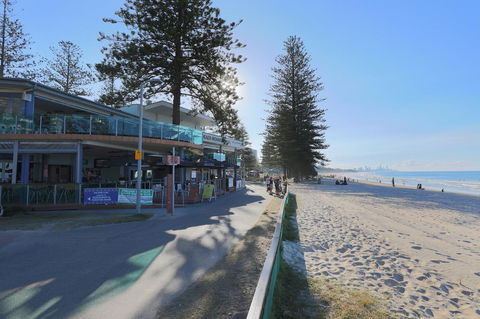 Pacific Regis Beachfront Holiday Apartments - Accommodation Sunshine Coast 17