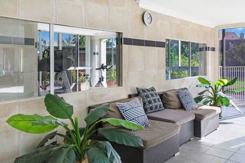 Pacific Regis Beachfront Holiday Apartments - Accommodation Sunshine Coast 7