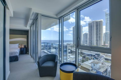 Hilton Surfers Paradise Hotel & Residences - Accommodation Sunshine Coast 1