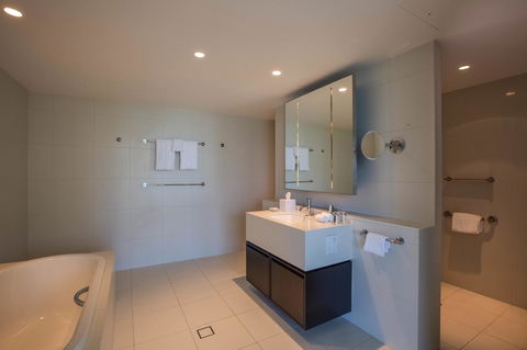 Hilton Surfers Paradise Hotel & Residences - Accommodation Sunshine Coast 7