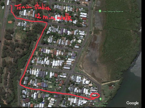 Absolute Waterfront - Accommodation Sunshine Coast 24