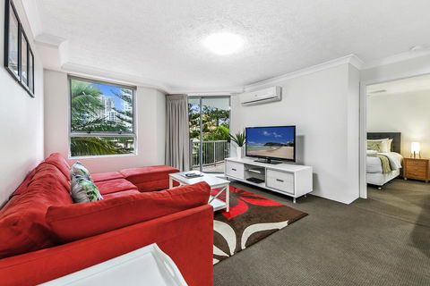 The Ritz Resort Heated Pool - Accommodation Sunshine Coast 7