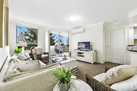 The Ritz Resort Heated Pool - Accommodation Sunshine Coast 20