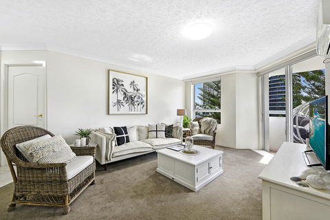 The Ritz Resort Heated Pool - Accommodation Sunshine Coast 22