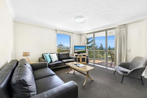 The Ritz Resort Heated Pool - Accommodation Sunshine Coast 2