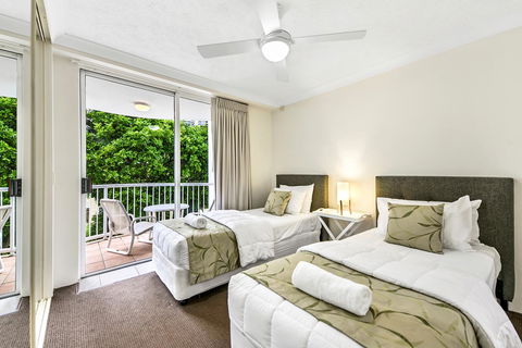 The Ritz Resort Heated Pool - Accommodation Sunshine Coast 5