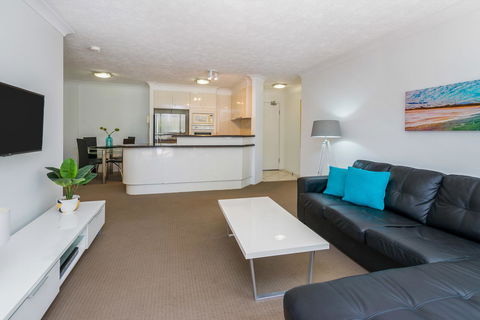 The Ritz Resort Heated Pool - Accommodation Sunshine Coast 10