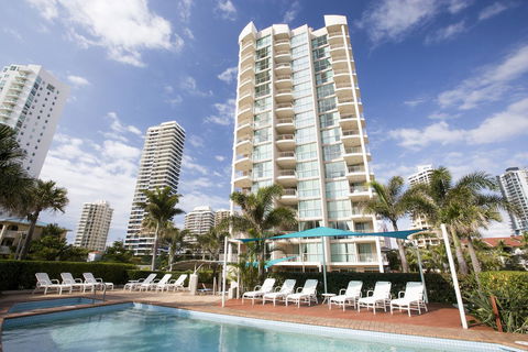 Maldives Resort Main Beach, Gold Coast - Accommodation Sunshine Coast 0