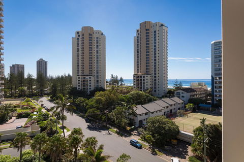 Maldives Resort Main Beach, Gold Coast - Accommodation Sunshine Coast 30