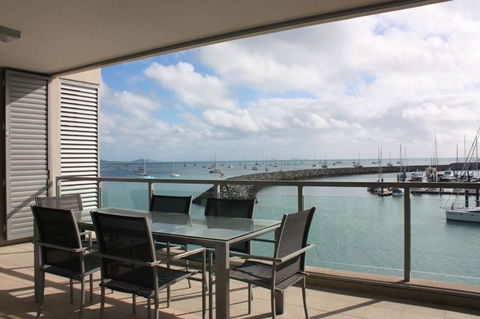Private Seaview Apartment At Peninsula - Airlie Beach - Accommodation Sunshine Coast 3