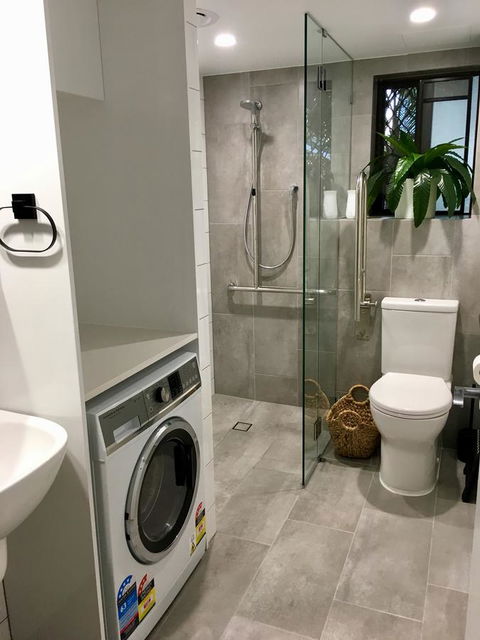 Burleigh Palms Holiday Apartments - Accommodation Sunshine Coast 6