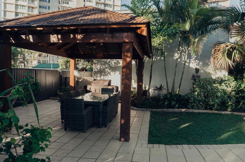 Burleigh Palms Holiday Apartments - Accommodation Sunshine Coast 32