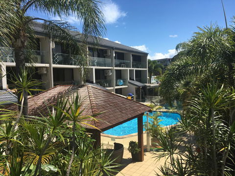 Burleigh Palms Holiday Apartments - Accommodation Sunshine Coast 0