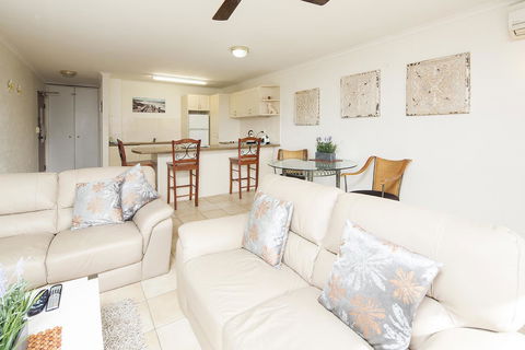 Burleigh Palms Holiday Apartments - Accommodation Sunshine Coast 25