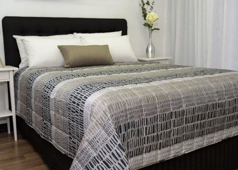 Burleigh Palms Holiday Apartments - Accommodation Sunshine Coast 1