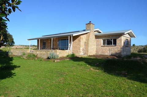 Ratcliff Cottage - Accommodation Sunshine Coast 7