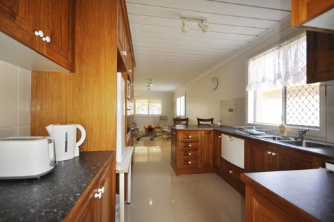 Ocean Wave - Accommodation Sunshine Coast 5