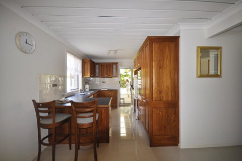 Ocean Wave - Accommodation Sunshine Coast 6