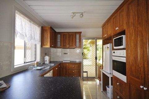 Ocean Wave - Accommodation Sunshine Coast 3