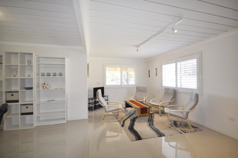 Ocean Wave - Accommodation Sunshine Coast 9