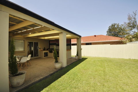 Ocean Wave - Accommodation Sunshine Coast 21